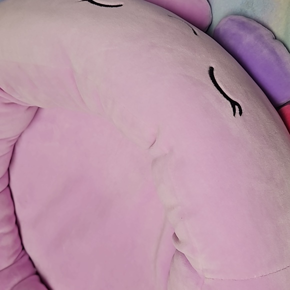 Sqiushmallows Beula the Purple Octopus Pet Bed - Picture 12 of 14